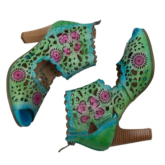 NWOT  L’Artiste by Spring Step Loverlee Leather Laser-Cut Bootie - Picture 2 of 14